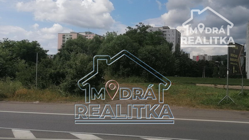 Lukratívny pozemok pri Laborci na predaj