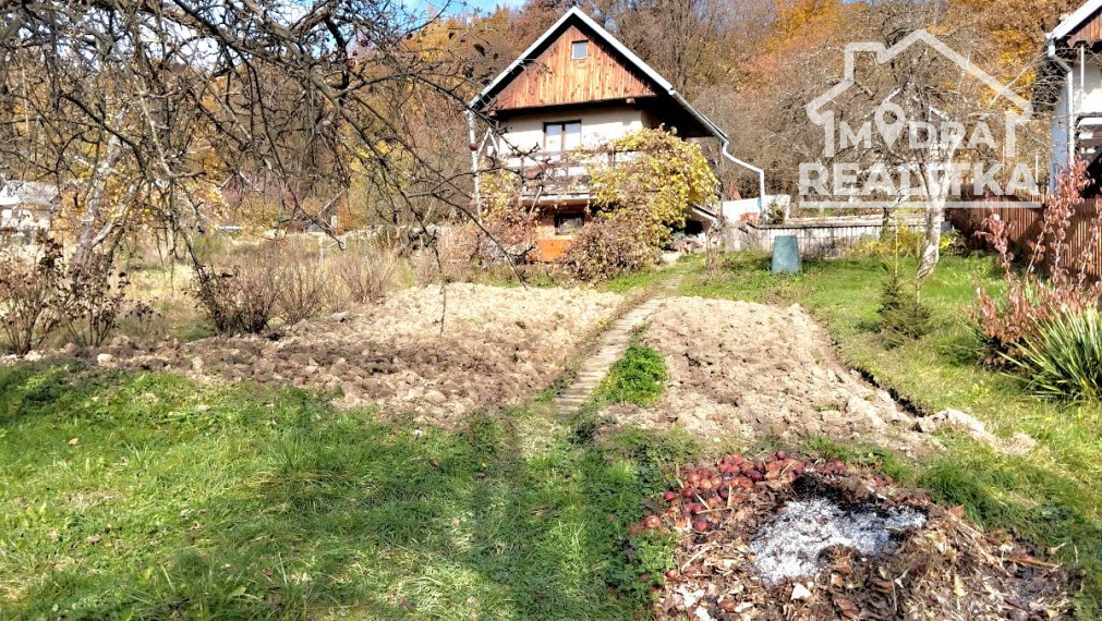 Murovaná záhradná chatka na predaj