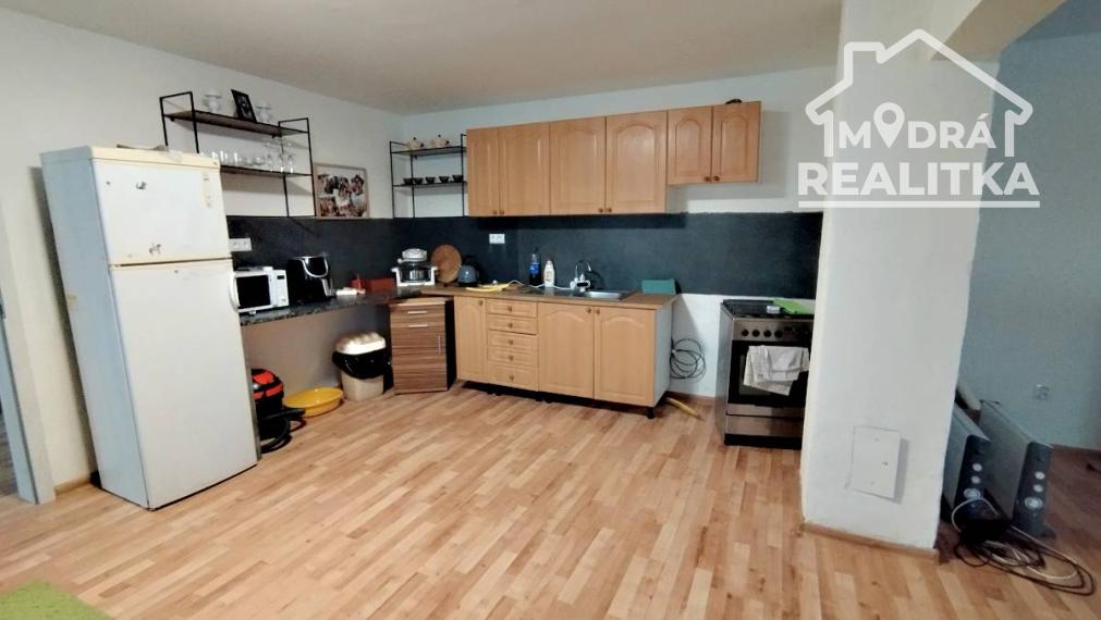 Malebná chalupa v podhorskej obci Habura