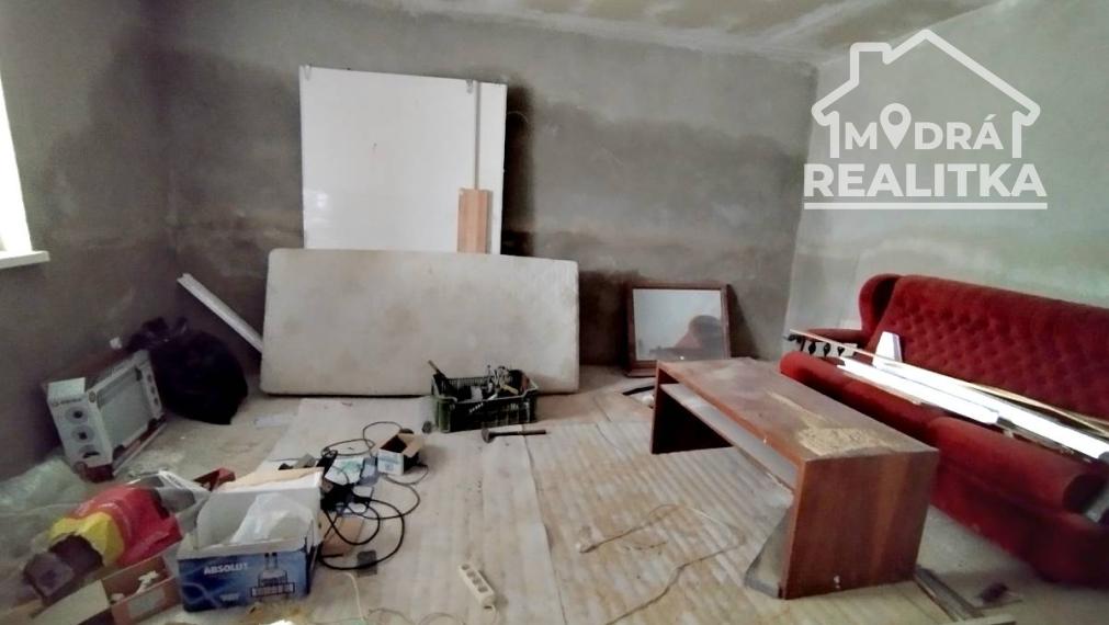 Malebná chalupa v podhorskej obci Habura