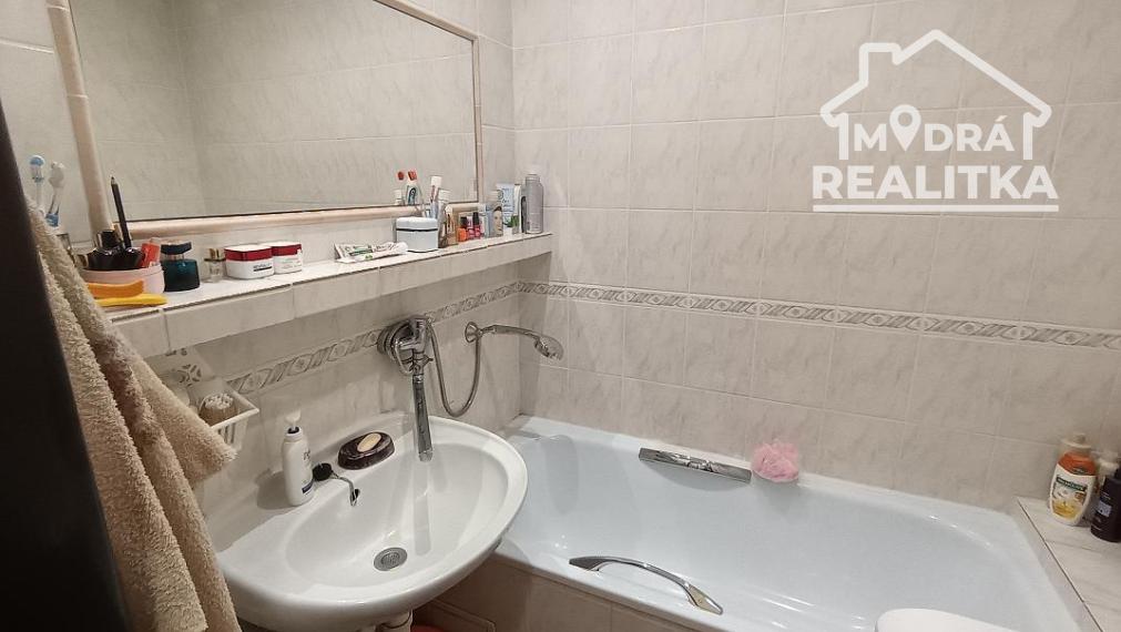 Predané - 4 izbový slnečný byt na Sídlisku IIA