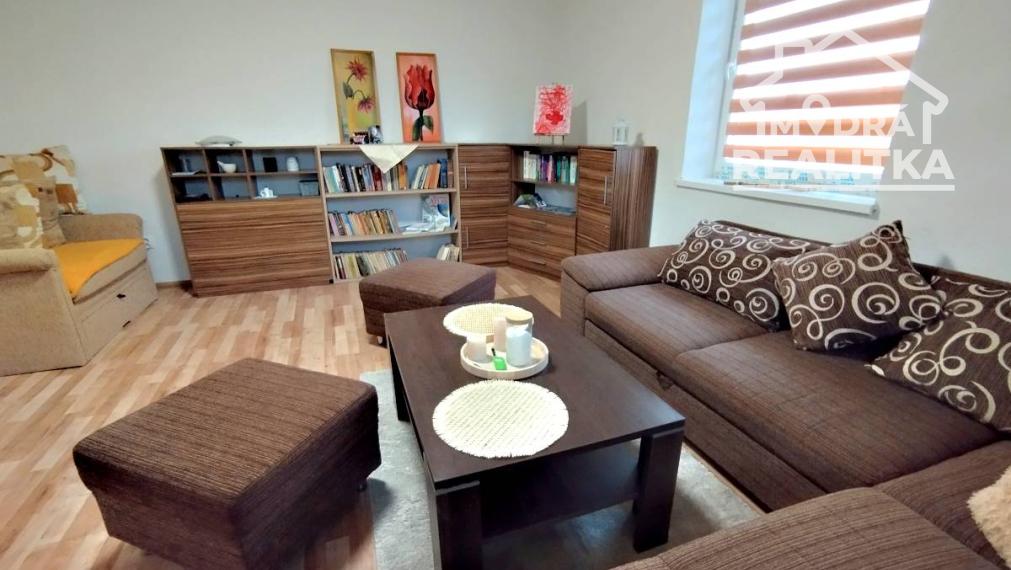 Malebná chalupa v podhorskej obci Habura