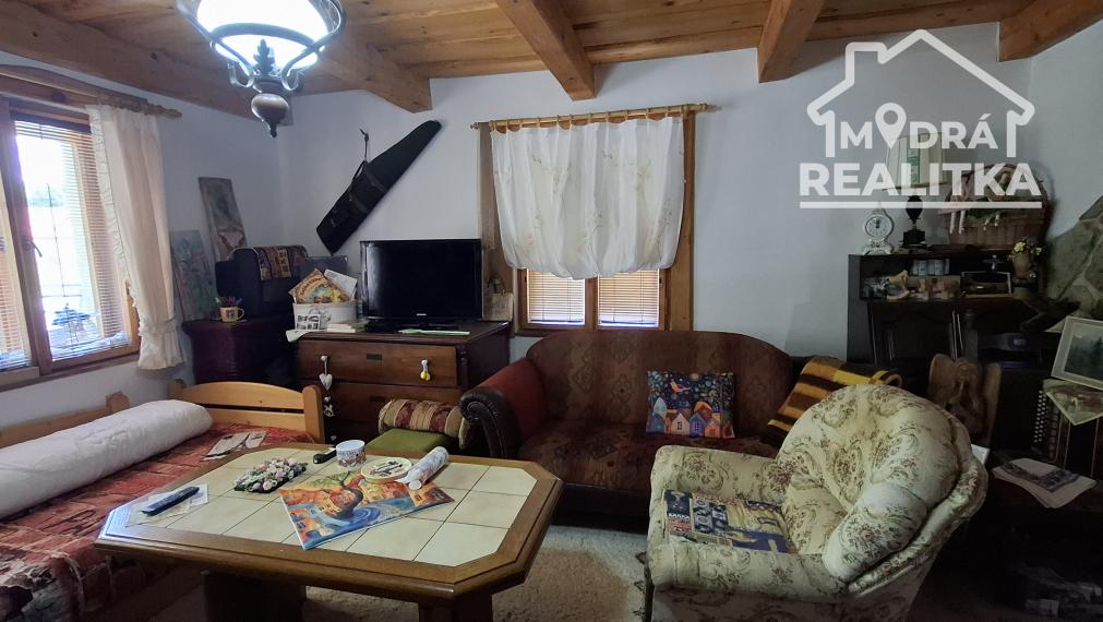 Zrekonštruovaná chalupa v obci Kalinov (okr. Medzilaborce)