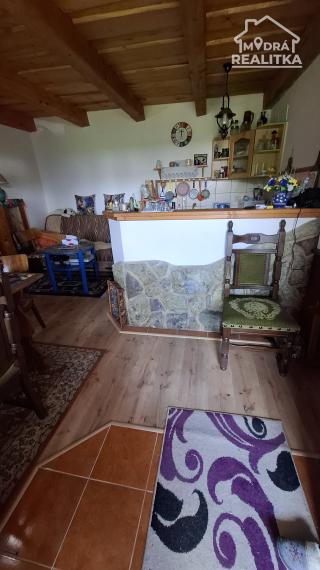 Zrekonštruovaná chalupa v obci Kalinov (okr. Medzilaborce)