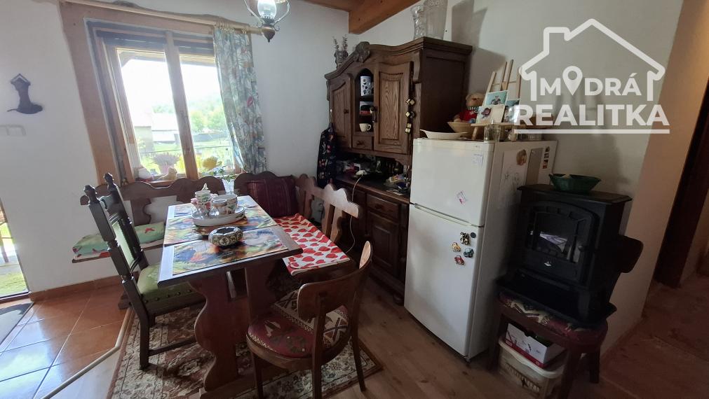 Zrekonštruovaná chalupa v obci Kalinov (okr. Medzilaborce)