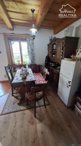 Zrekonštruovaná chalupa v obci Kalinov (okr. Medzilaborce)