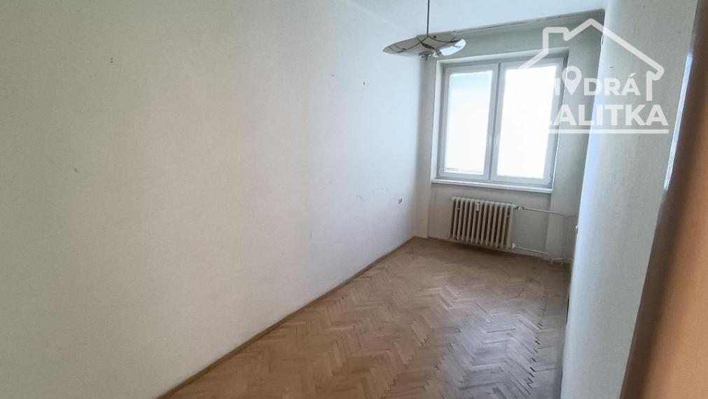 3-izbový tehlový byt v Humennom na predaj – výborná poloha a potenciál!