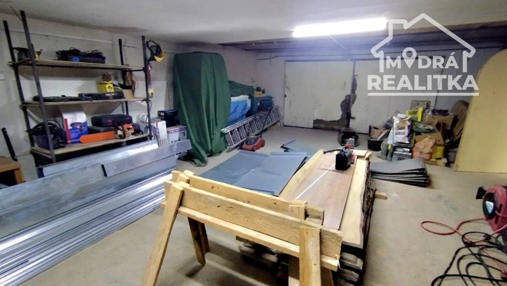 Rodinný dom s potenciálom rodinného sídla na pozemku takmer 1 ha