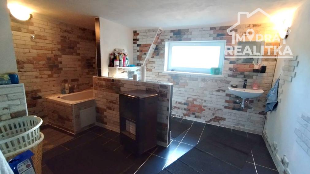 Rodinný dom s potenciálom rodinného sídla na pozemku takmer 1 ha