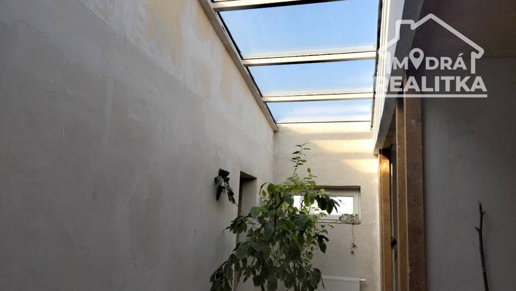 Rodinný dom s potenciálom rodinného sídla na pozemku takmer 1 ha