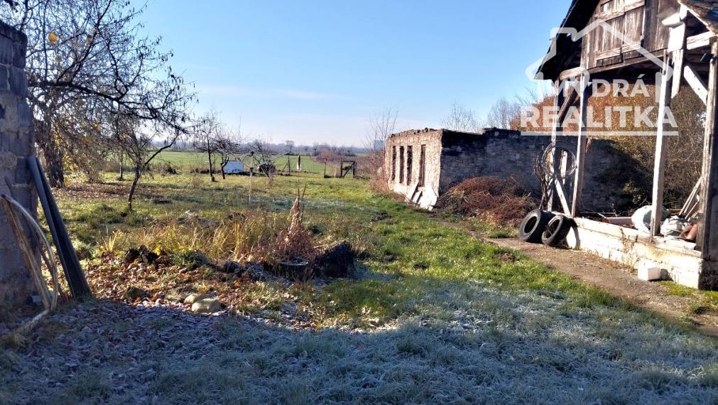 Rodinný dom s potenciálom rodinného sídla na pozemku takmer 1 ha
