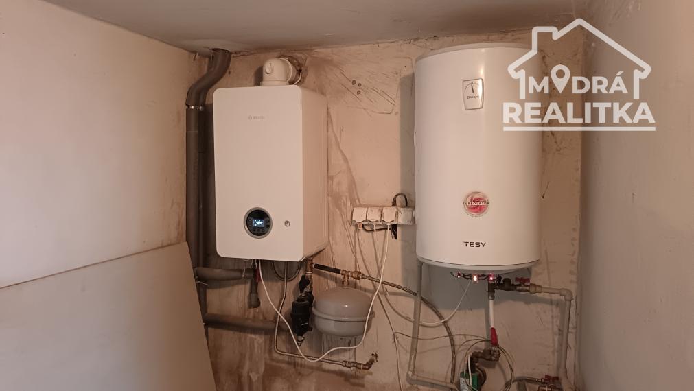 Rodinný dom s potenciálom rodinného sídla na pozemku takmer 1 ha