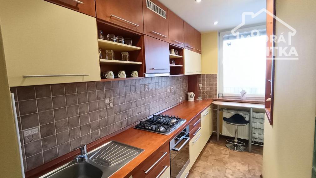 Zariadený 1-izbový byt v centre – na predaj