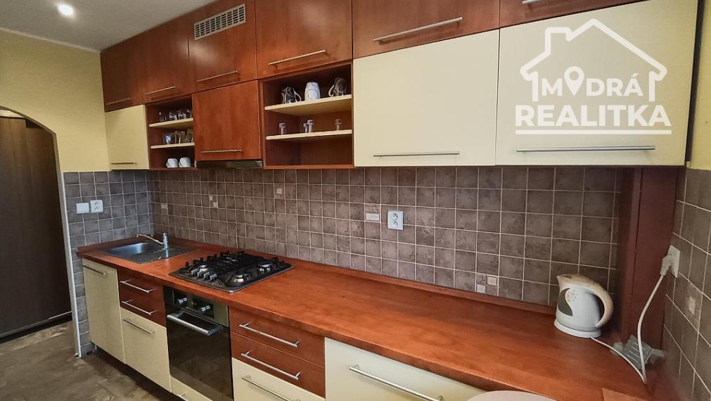 Zariadený 1-izbový byt v centre – na predaj