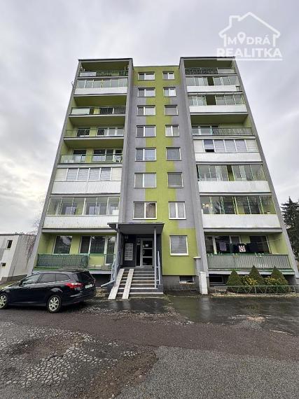 Priestranný zrekonštruovaný 4 izbový byt v širšom centre na predaj