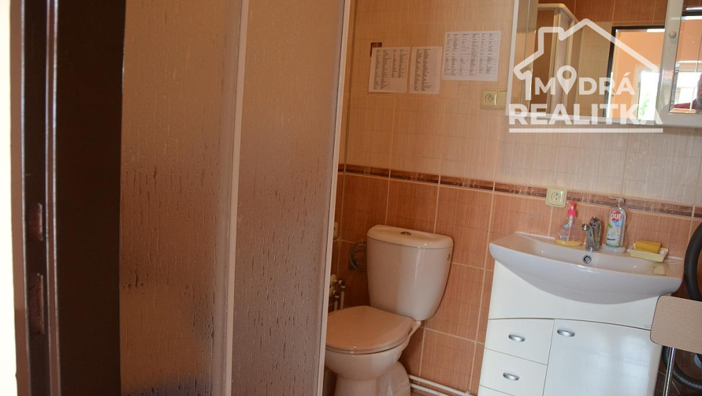 Na prenájom zrekonštruovaná kancelária s vlastným parkovaním