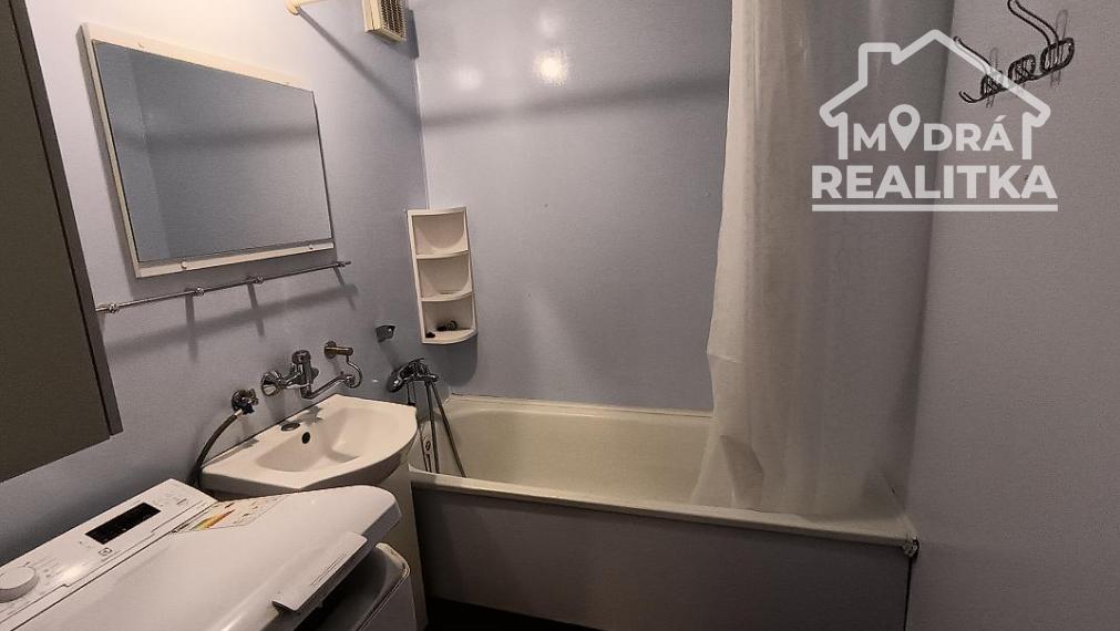 PRENÁJOM: Priestranný 3-izbový byt so špajzou (73 m²) – Humenné, pod Sokolejom