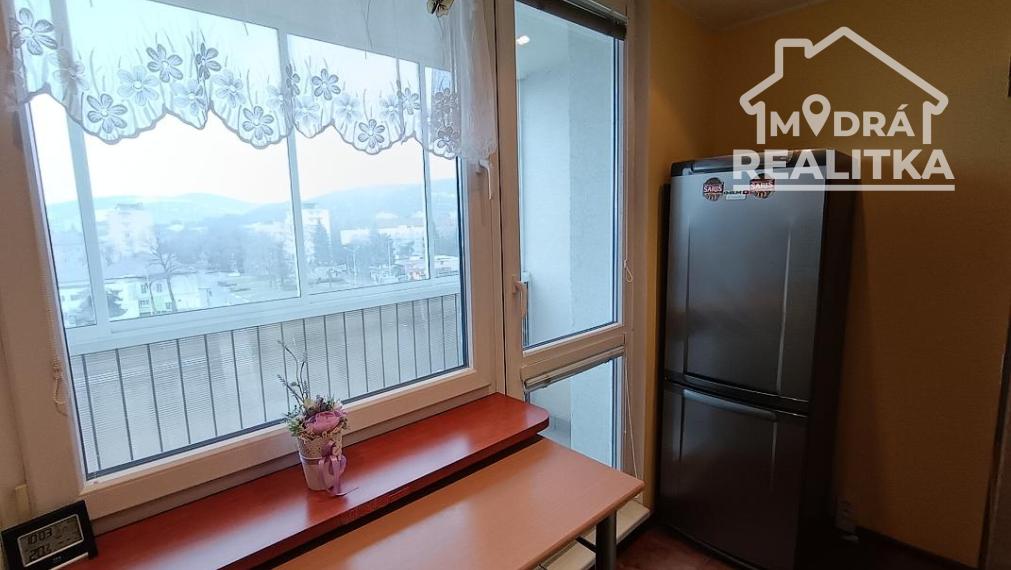 PRENÁJOM: Kompletne zariadený 1-izbový byt s loggiou – priamo v CENTRE