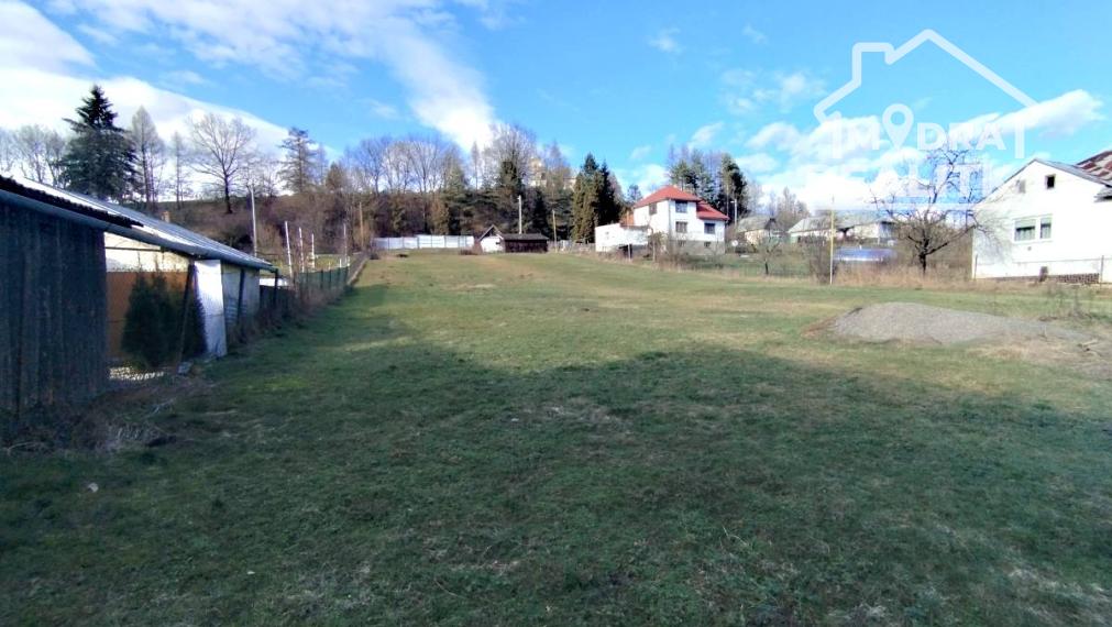 Rodinný dom s 3000 m² pozemkom – Pčoliné