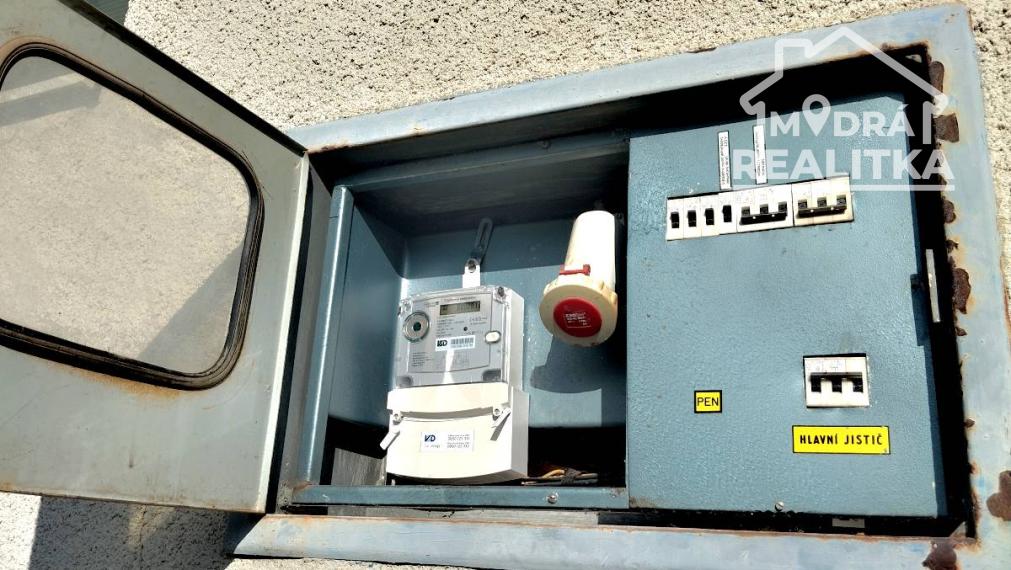 Rodinný dom s 3000 m² pozemkom – Pčoliné