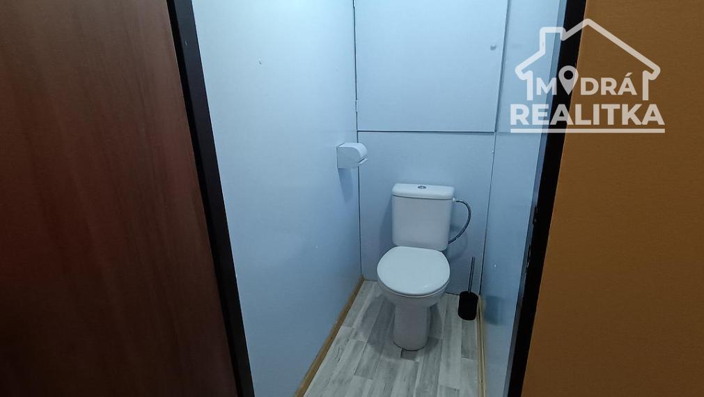 PRENÁJOM: Priestranný 3-izbový byt so špajzou (73 m²) – Humenné, pod Sokolejom