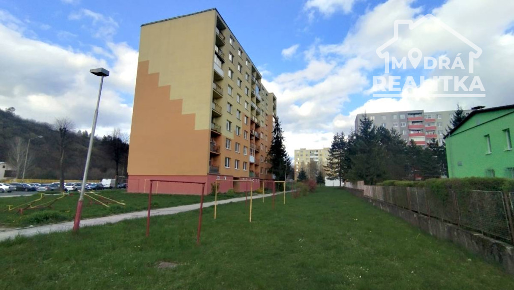 PREDANÝ 4-izbový byt, 100 m²