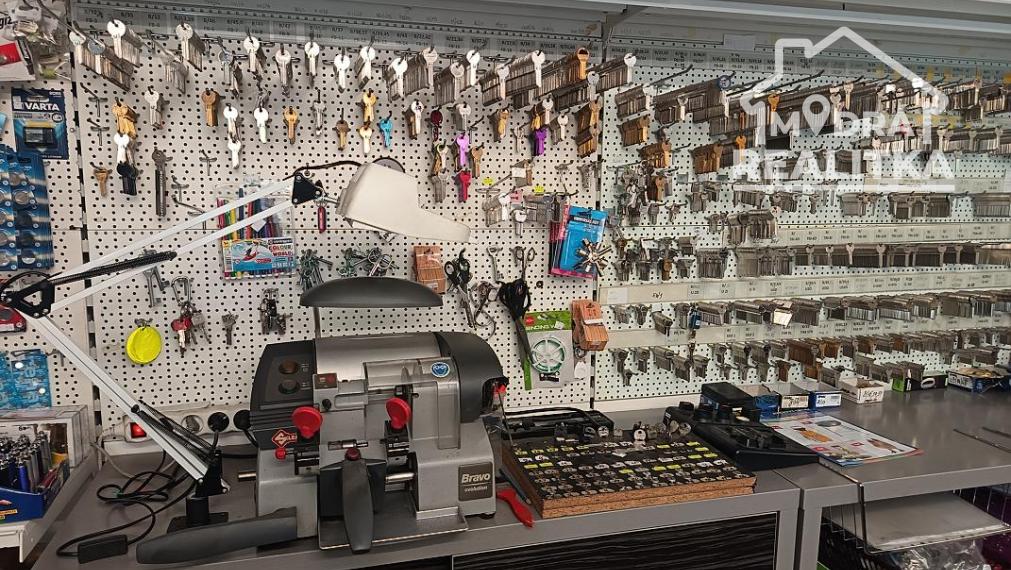 Odstúpim zabehnutú prevádzku (90 m2) na top mieste pri poliklinike