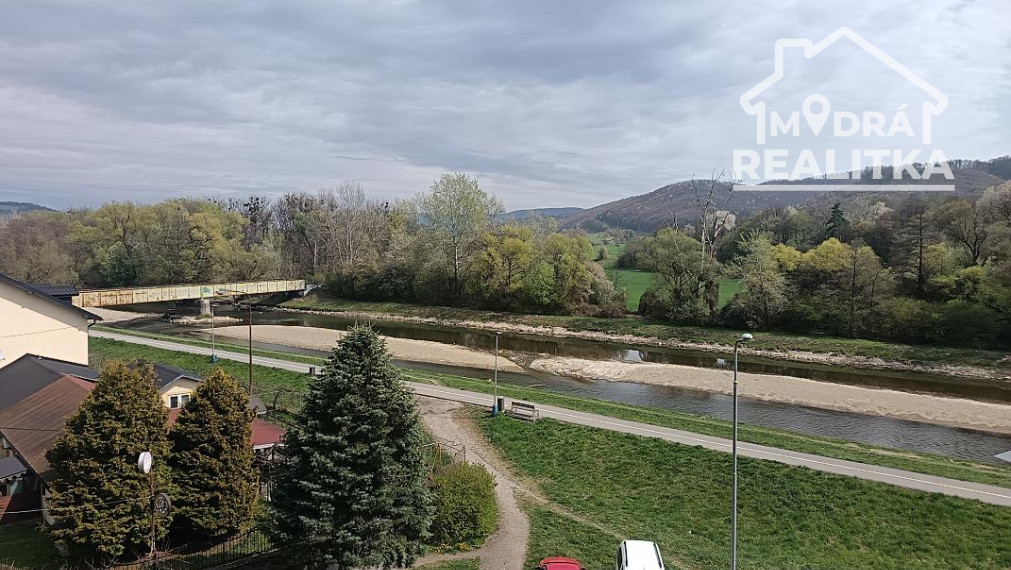 Svetlá garsónka s výhľadom na Laborec a bezbariérovým prístupom (27 m2)