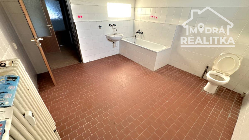 Priestranný 2-iz byt (72 m²) s potenciálom na 3 iz.