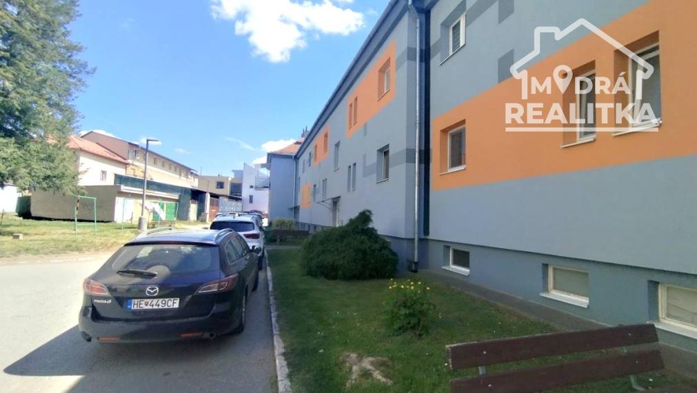 Na predaj 2-iz. (64 m2) byt v centre Humenného