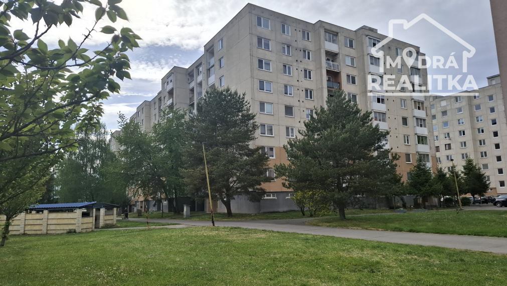 Na predaj priestranný 3-izbový byt v Humennom – sídlisko Mier