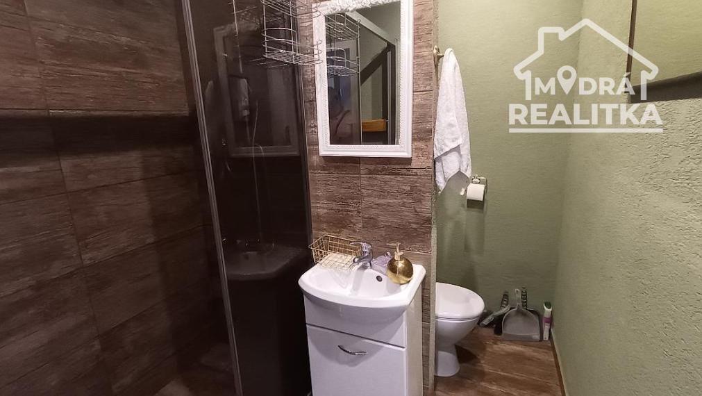 Na prenájom veľká zariadená garsónka na Sídlisku III – 32 m²