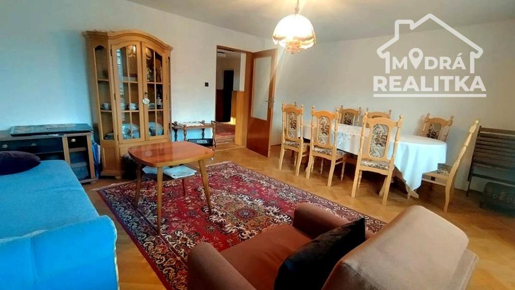 Výnimočná usadlosť s rodinným domom  a štýlovými hospodárskymi stavbami v Košarovciach