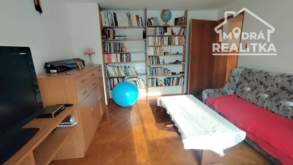 Výnimočná usadlosť s rodinným domom  a štýlovými hospodárskymi stavbami v Košarovciach