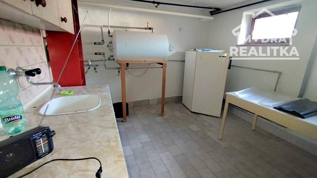 Výnimočná usadlosť s rodinným domom  a štýlovými hospodárskymi stavbami v Košarovciach