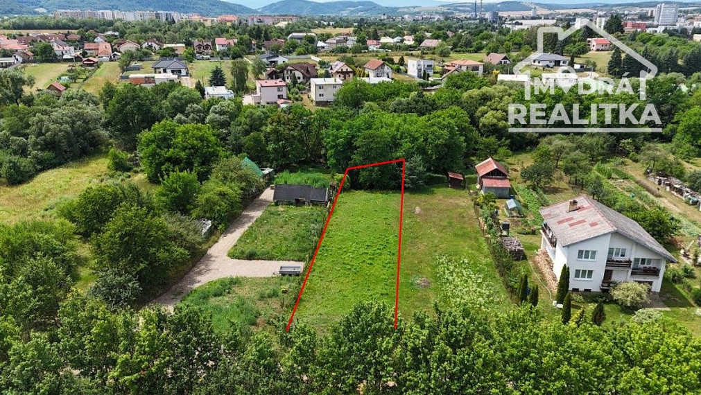 Pozemok v Humennom s investičným potenciálom – 1 329 m²