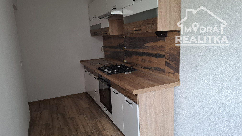 KOMPLETNE ZREKONŠTRUOVANÝ 3-IZBOVÝ BYT - Ťahanovce