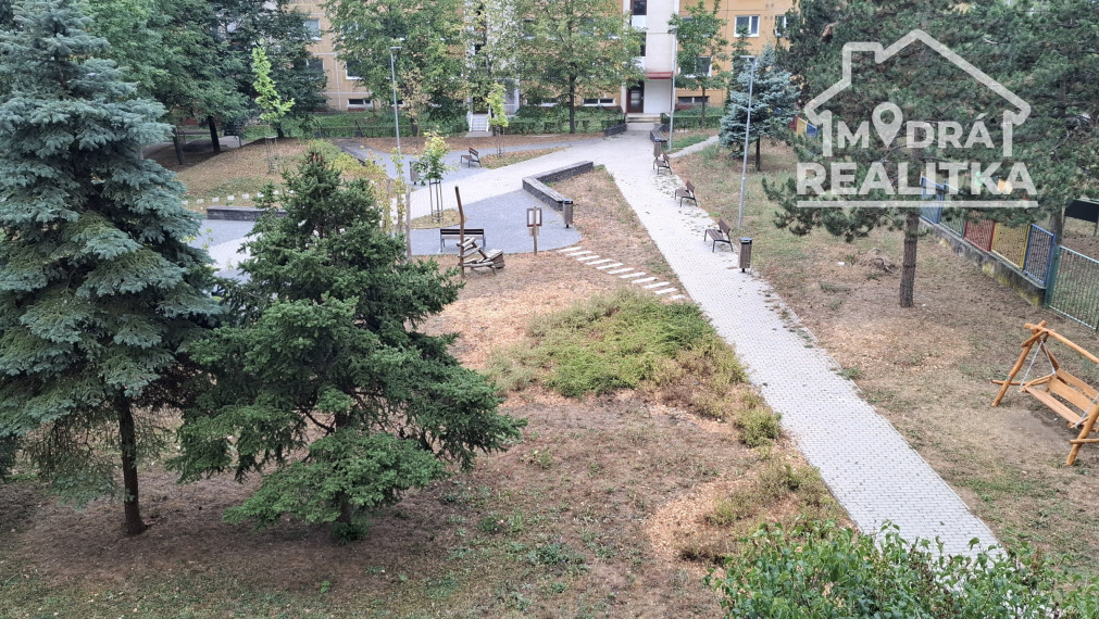 KOMPLETNE ZREKONŠTRUOVANÝ 3-IZBOVÝ BYT - Ťahanovce