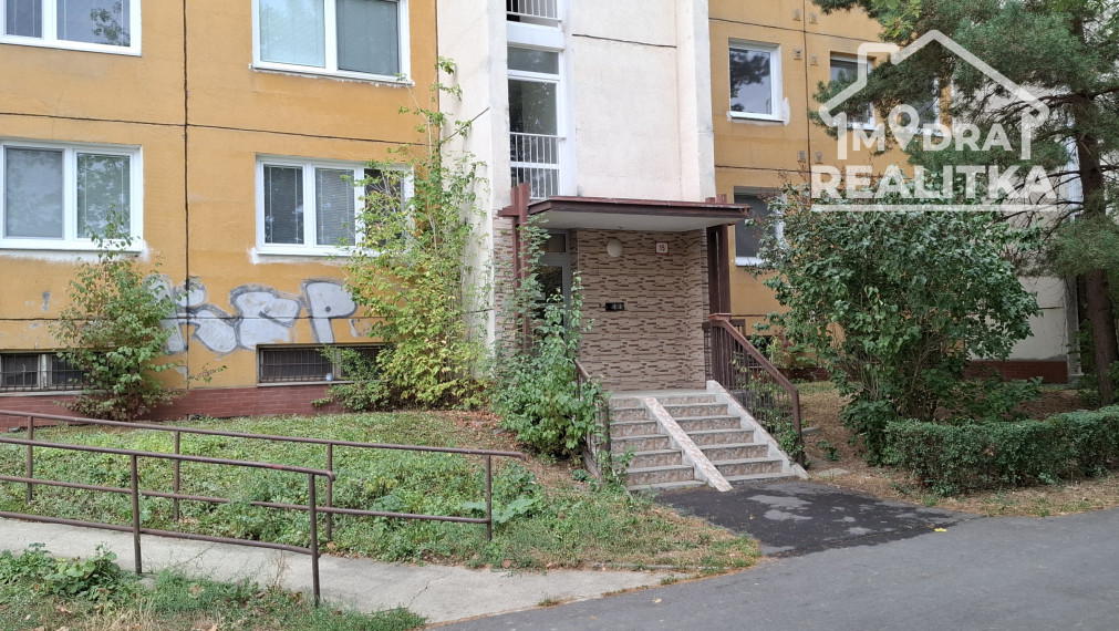 KOMPLETNE ZREKONŠTRUOVANÝ 3-IZBOVÝ BYT - Ťahanovce