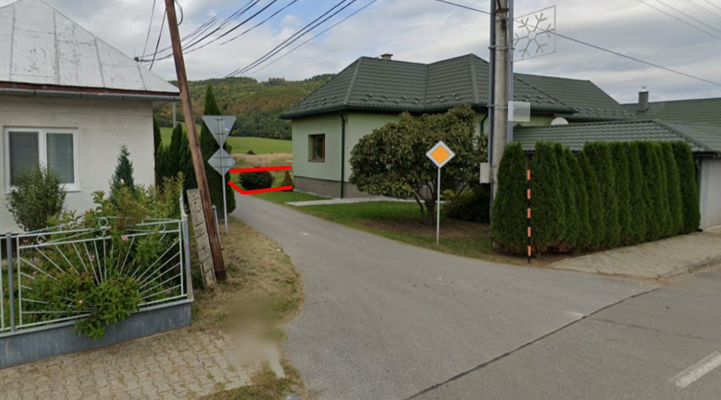 Pozemok pri Snine na predaj.