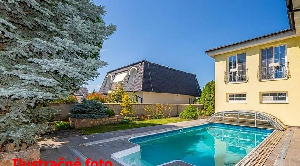 🏡 Ponuka: Exkluzívny rodinný dom s bazénom a saunou len 7 km od Humenného na prenájom