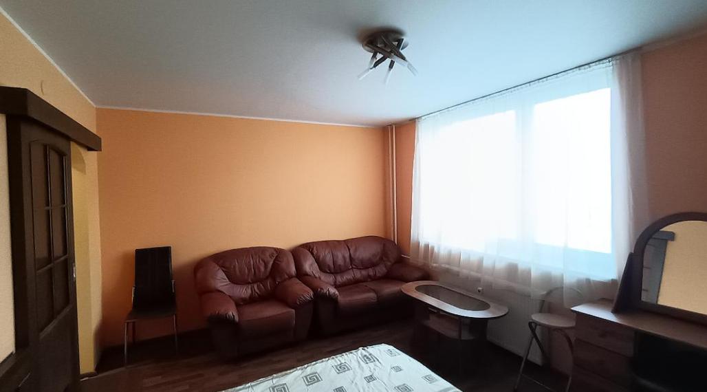 PRENÁJOM: Kompletne zariadený 1-izbový byt s loggiou – priamo v CENTRE