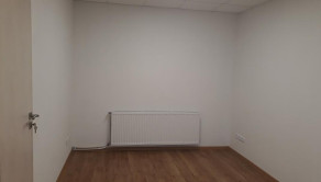 Na prenájom zrekonštruovaná kancelária s vlastným parkovaním - fotografia 3