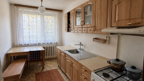 3-IZBOVÝ BYT – PČOLINSKÁ - fotografia 1