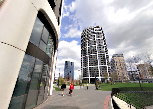 PREDANÝ. 2-izb. byt v ikonickom projekte SKY PARK