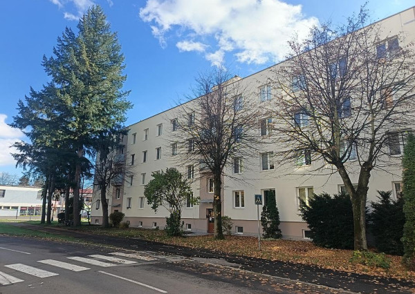 Predané - 3-izbový tehlový byt v Humennom, výborná poloha a potenciál!