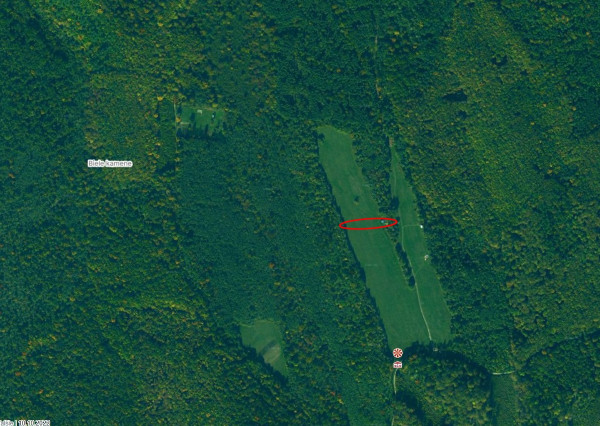 Pozemok s nezávisle fungujúcov chatkou na Bielych kameňoch (Zemplínske Hámre) na predaj