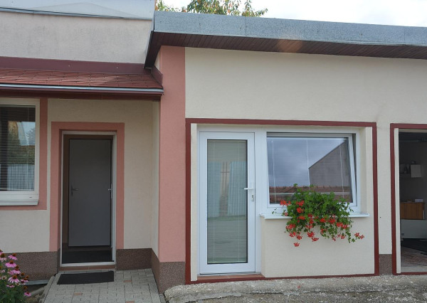 Na prenájom zrekonštruovaná kancelária s vlastným parkovaním