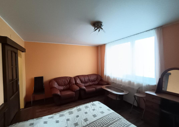 PRENÁJOM: Kompletne zariadený 1-izbový byt s loggiou – priamo v CENTRE