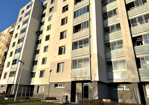 Priestranný 2-iz byt (72 m²) s potenciálom na 3 iz.